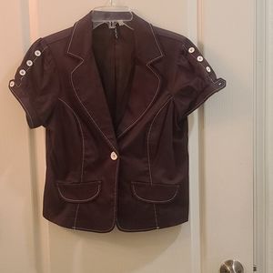 Cropped brown jacket
